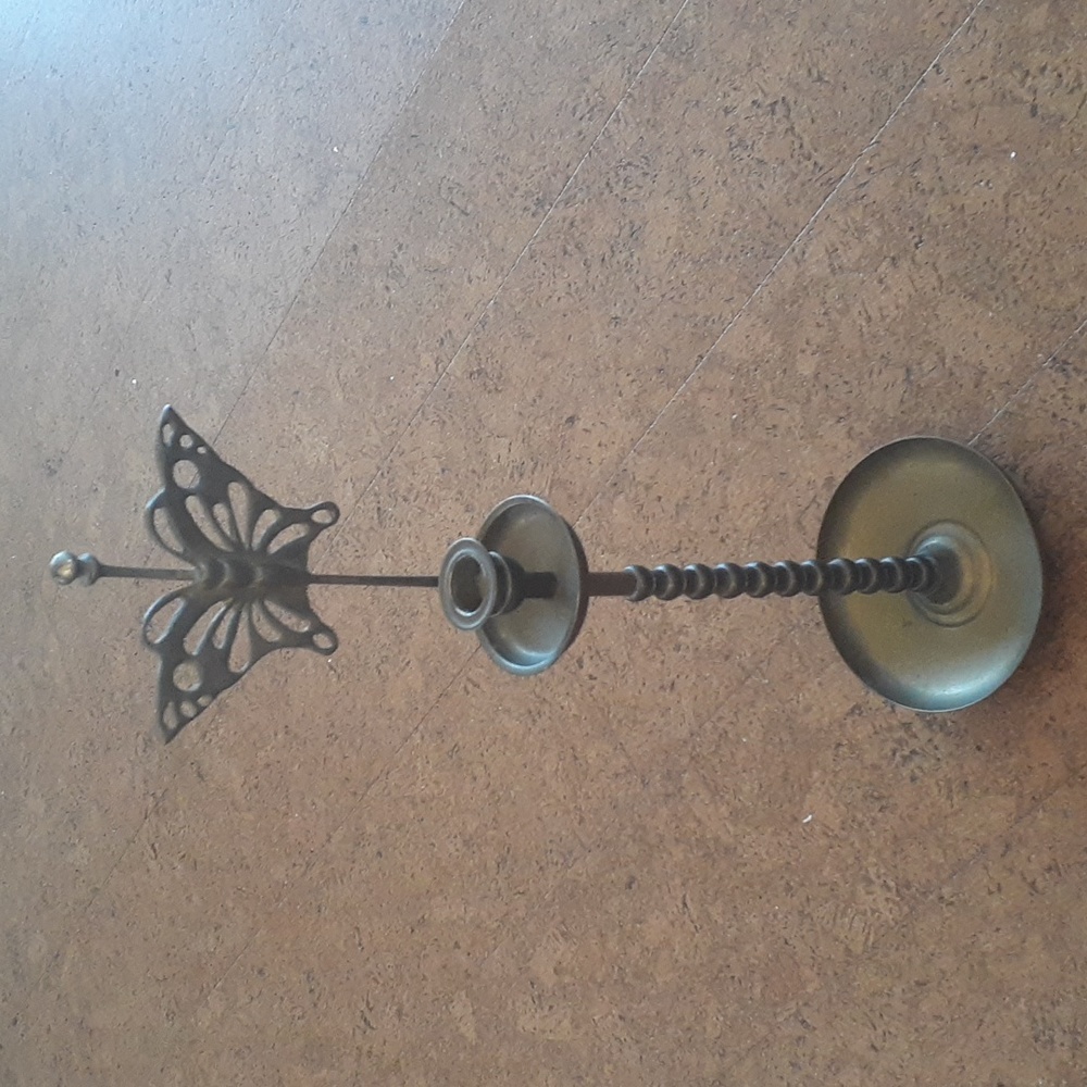 Vintage brass candlestick with butterfly reflector. - Picture 1 of 16